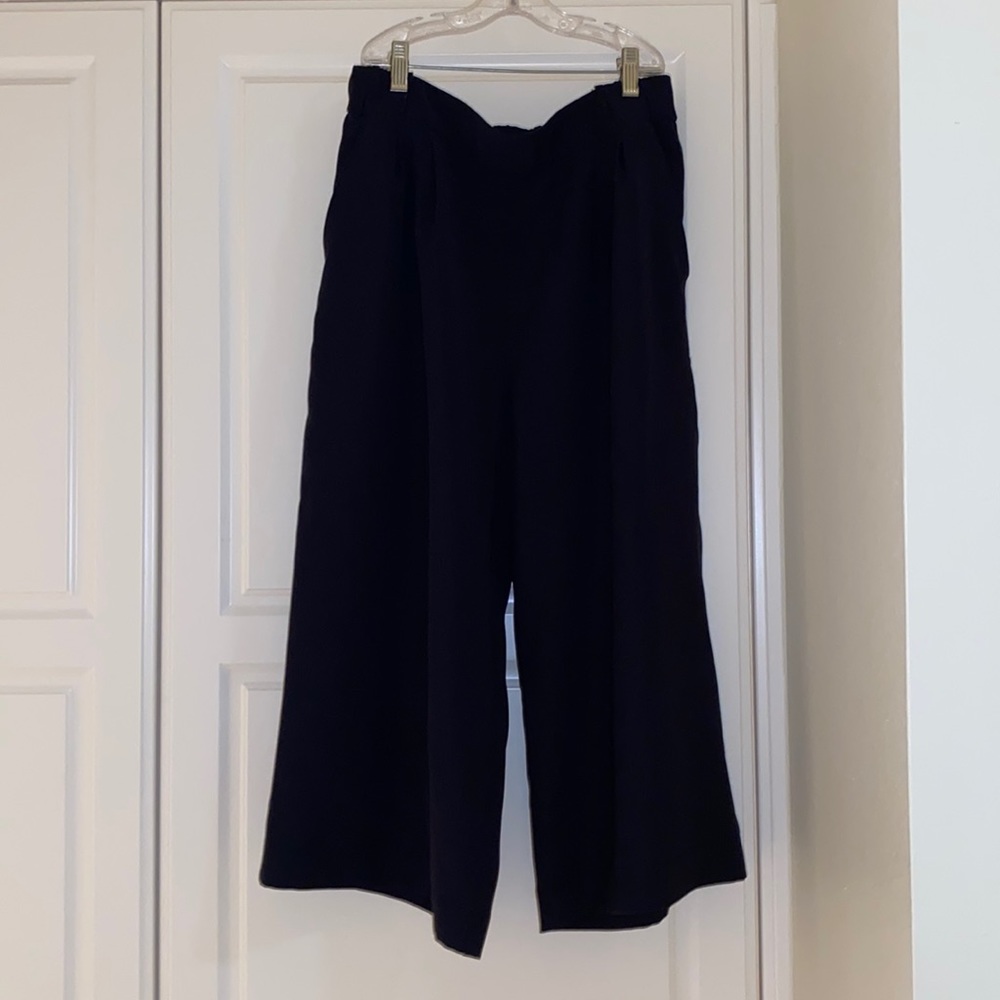 Lululemon Black Wide Leg Cropped Pants